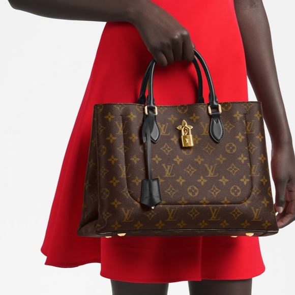 Louis Vuitton Monogram Flower Tote Bag - Picture 4 of 17